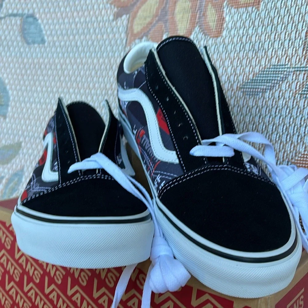 Vans Men’s Old Skool (Packing Tape) Black/Red/ VN0A4U3BWZ4 Sneakers